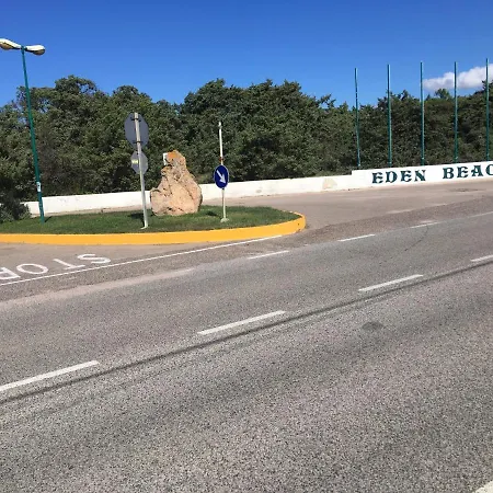 Dom wakacyjny Eden Beach, Trilocale Con Giardino A Pochi Passi Dal Mare