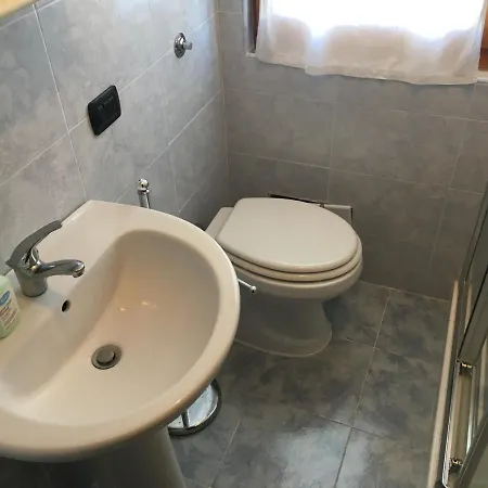 Eden Beach, Trilocale Con Giardino A Pochi Passi Dal Mare Vakantiehuis *