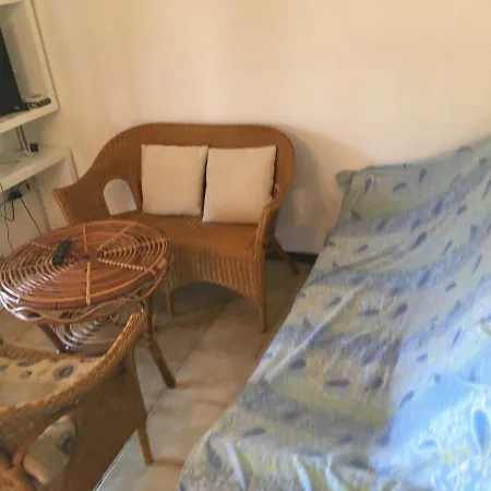 Prázdninový dům Eden Beach, Trilocale Con Giardino A Pochi Passi Dal Mare