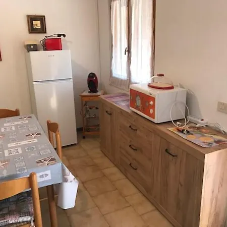 Vakantiehuis Eden Beach, Trilocale Con Giardino A Pochi Passi Dal Mare Sorso